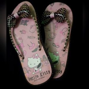 Hello Kitty flip-flops